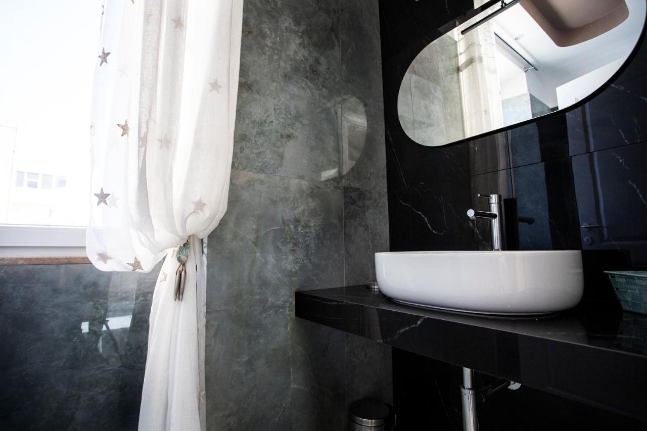 Отель Cavalieri D'Oro Luxury House Анцио Экстерьер фото