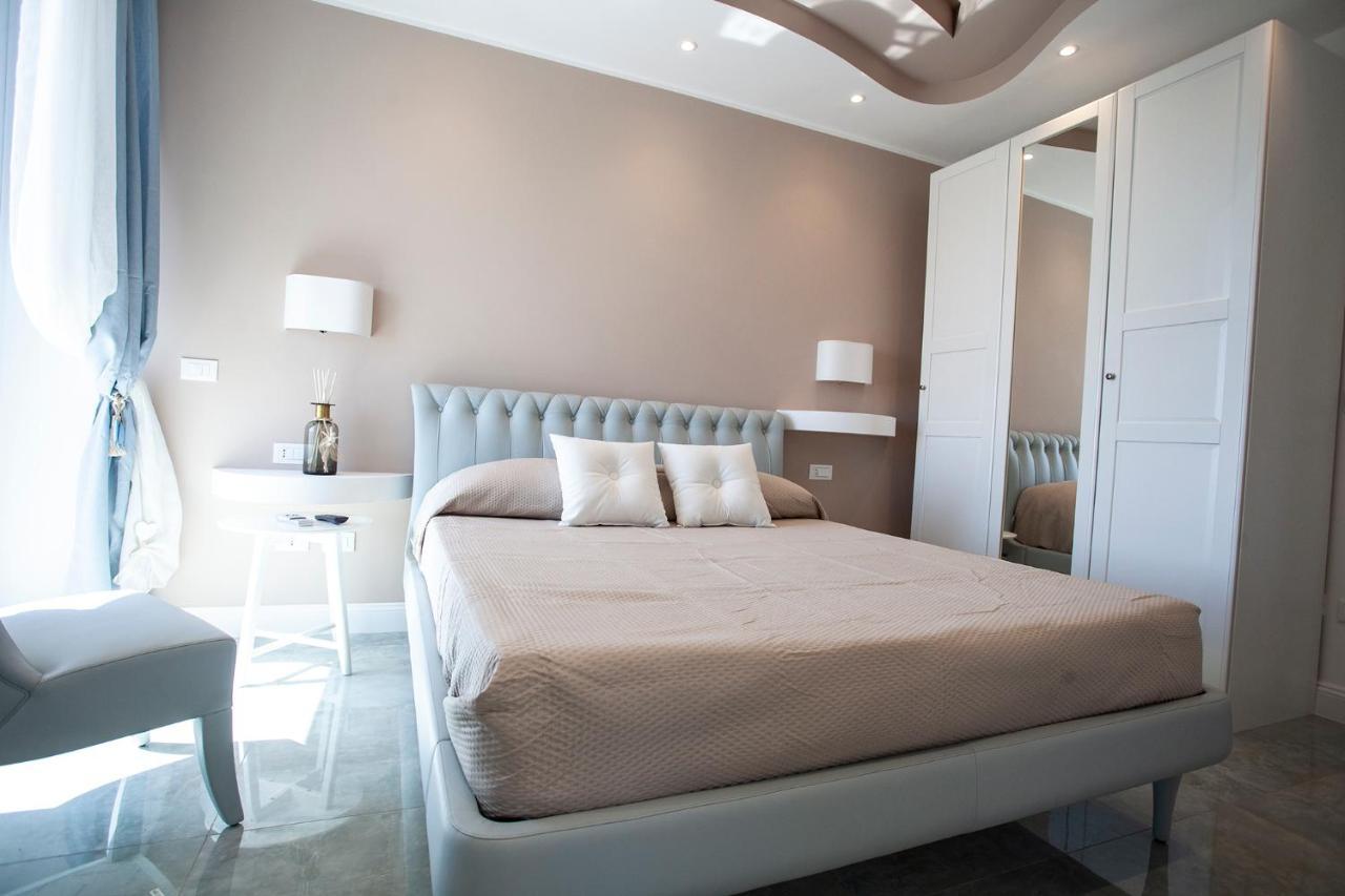 Отель Cavalieri D'Oro Luxury House Анцио Экстерьер фото